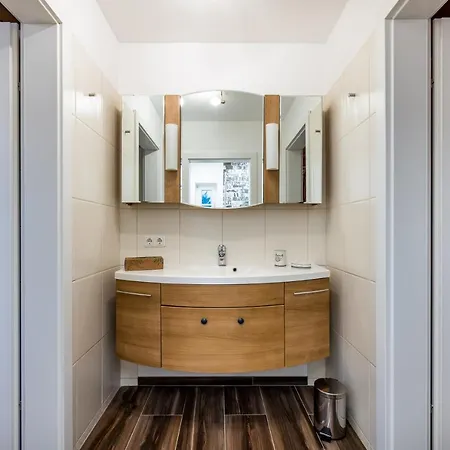 Aaron * 阿尔滕马克特蓬高