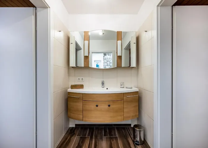 Aaron * 阿尔滕马克特蓬高